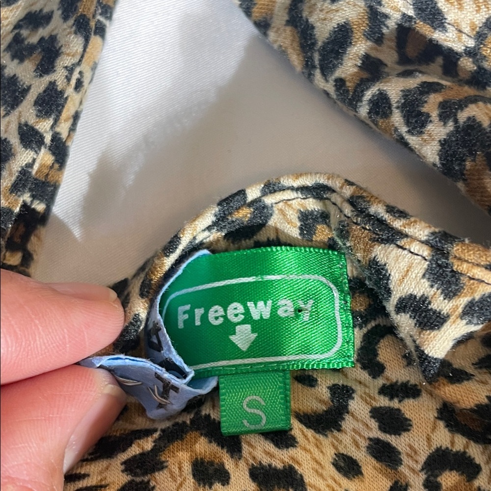Freeway Leopard Print Ruffle Mini Dress with elastic band waist. Size SMALL - Picture 2 of 10
